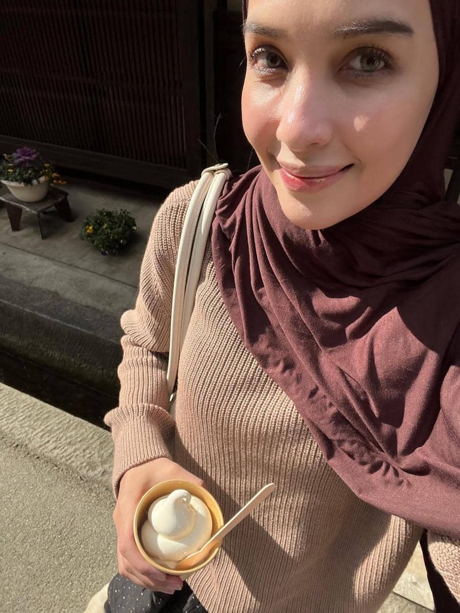 Keluarga Hamidah Rachmayanti saat liburan di Takayama