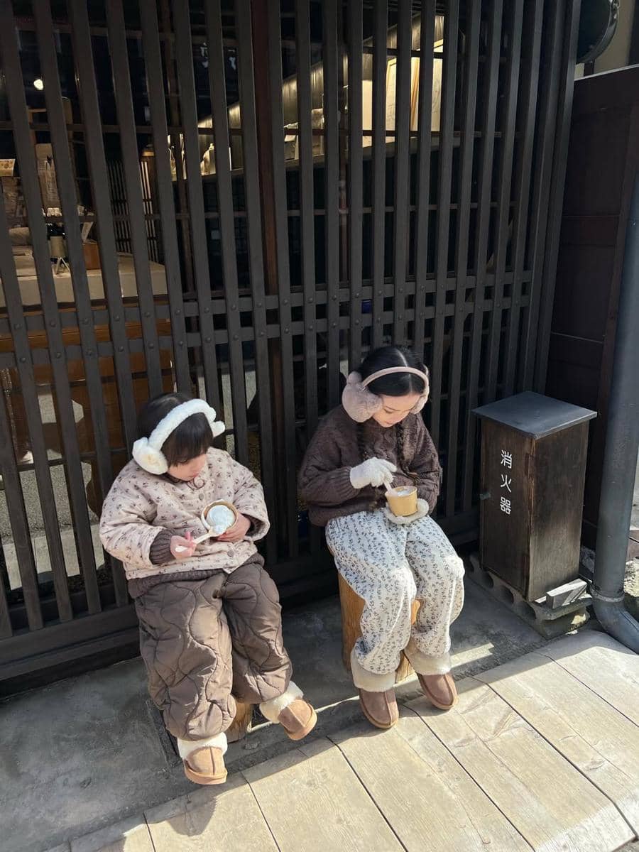 Keluarga Hamidah Rachmayanti saat liburan di Takayama