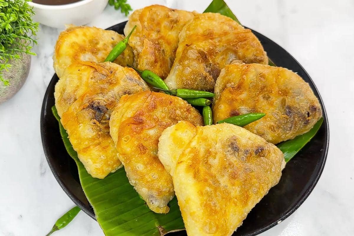 ilustrasi martabak bihun isi usus ayam 
