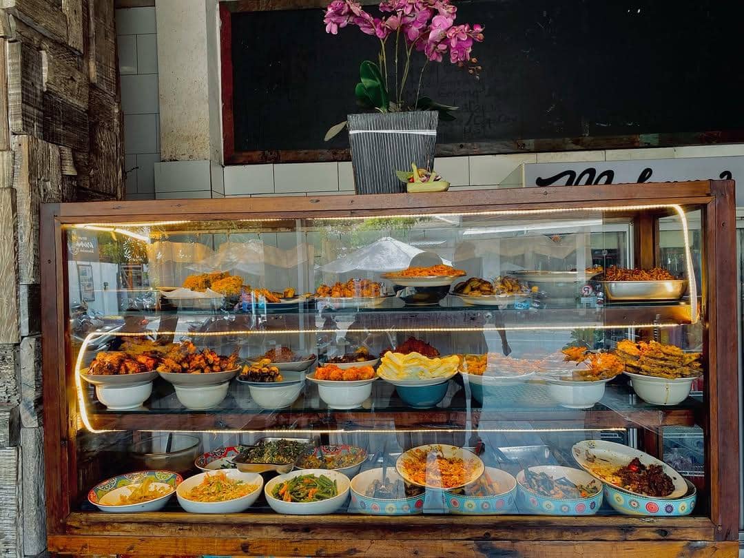 ilustrasi prasmanan Varuna Warung