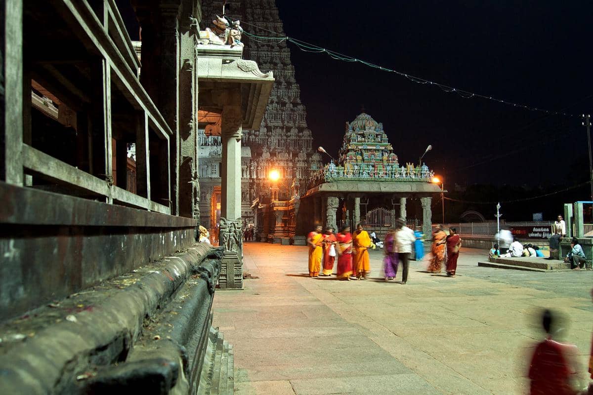 Kuil Hindu yang didedikasikan untuk dewa Siwa seluas 10 hektar, dan merupakan salah satu yang terbesar di India. Kuil Arunachalesvara. Kuil Annamalaiyar. Thiruvannamalai, India. (© Vyacheslav Argenberg, CC BY 4.0, via Wikimedia Commons)