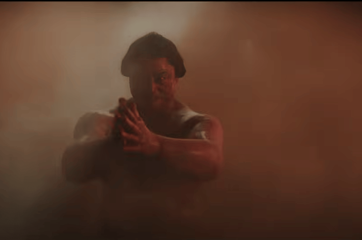 Honda tampak melawan Ryu di pemandian. (Dok. Paramount Pictures, Capcom/Street Fighter)