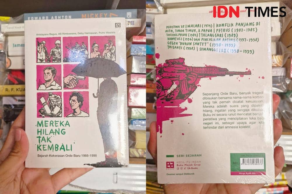 Cover buku "Mereka Hilang Tak Kembali: Sejarah Kekerasan Orde Baru 1966-1998" (foto via IDN Times/Robertus Ari)