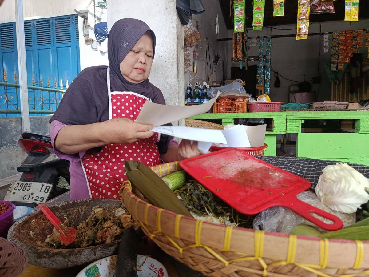 Kisah Machmudah, Penjual Rujak di Cirebon Naik Haji Setelah Nabung 13 Tahun