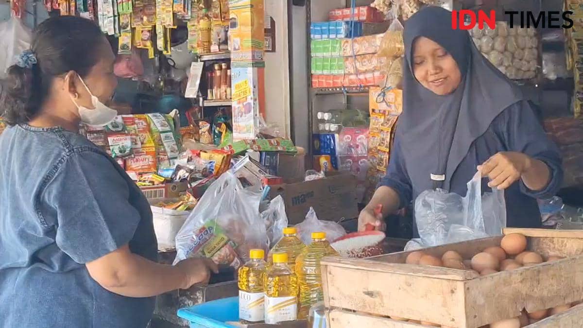 Minyak Goreng Naik Serentak, MinyaKita Jadi Barang Langka di Ngawi