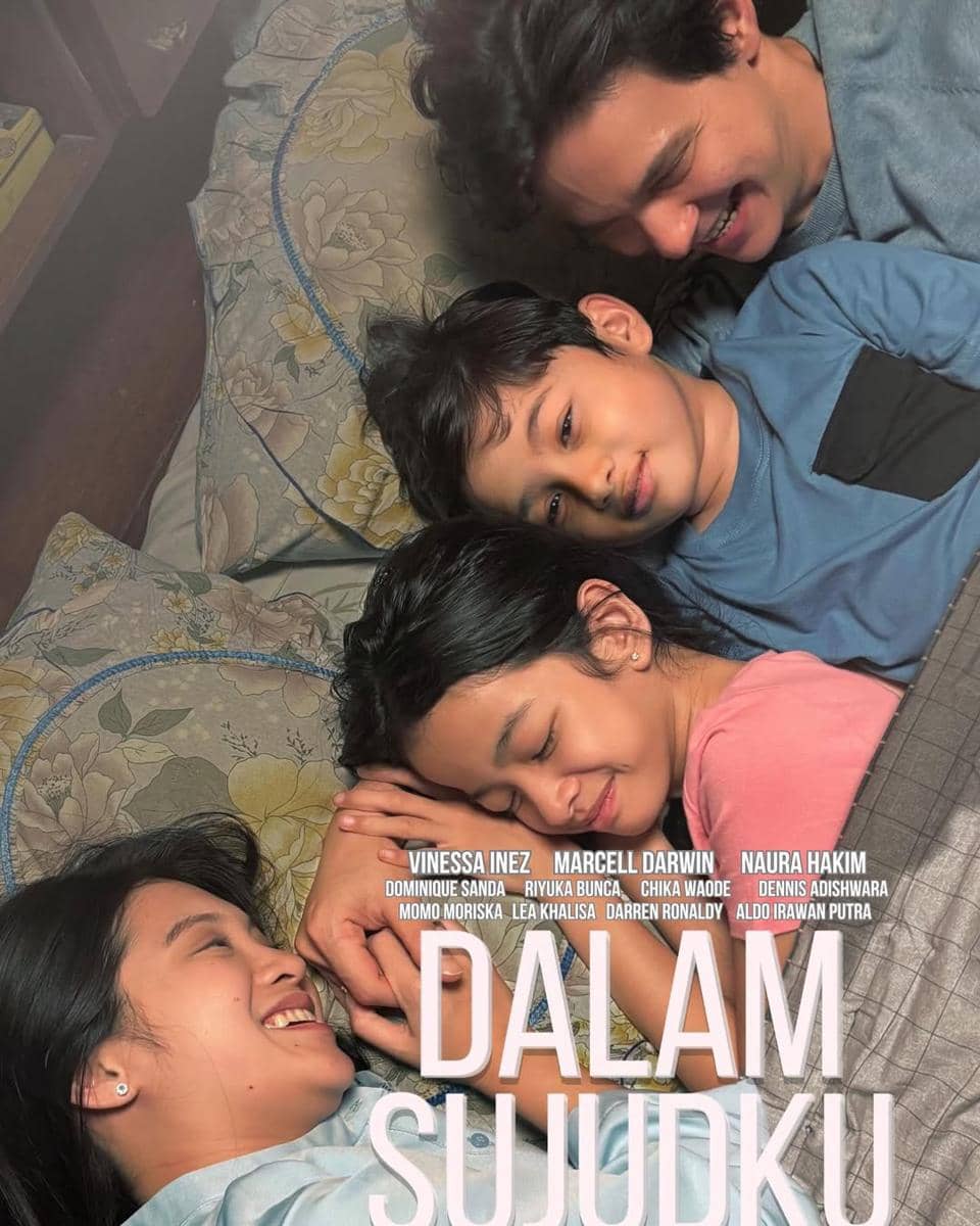 Poster Film Dalam Sujudku