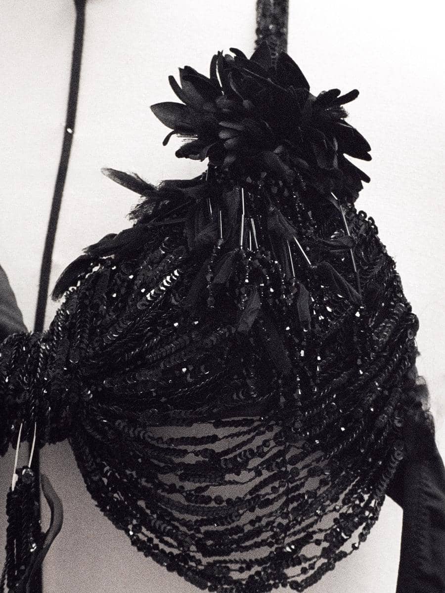 busana Dior untuk Sabrina Carpenter di Coachella 2026