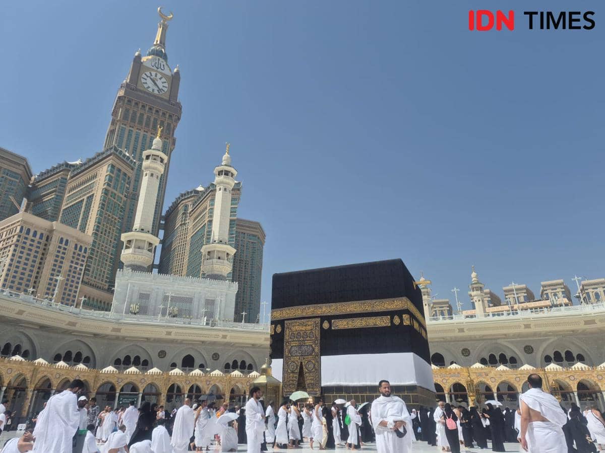 Jemaah dari lintas negara mengerjakan umrah di awal musim haji 2026 (IDN Times/Yogie Fadila)