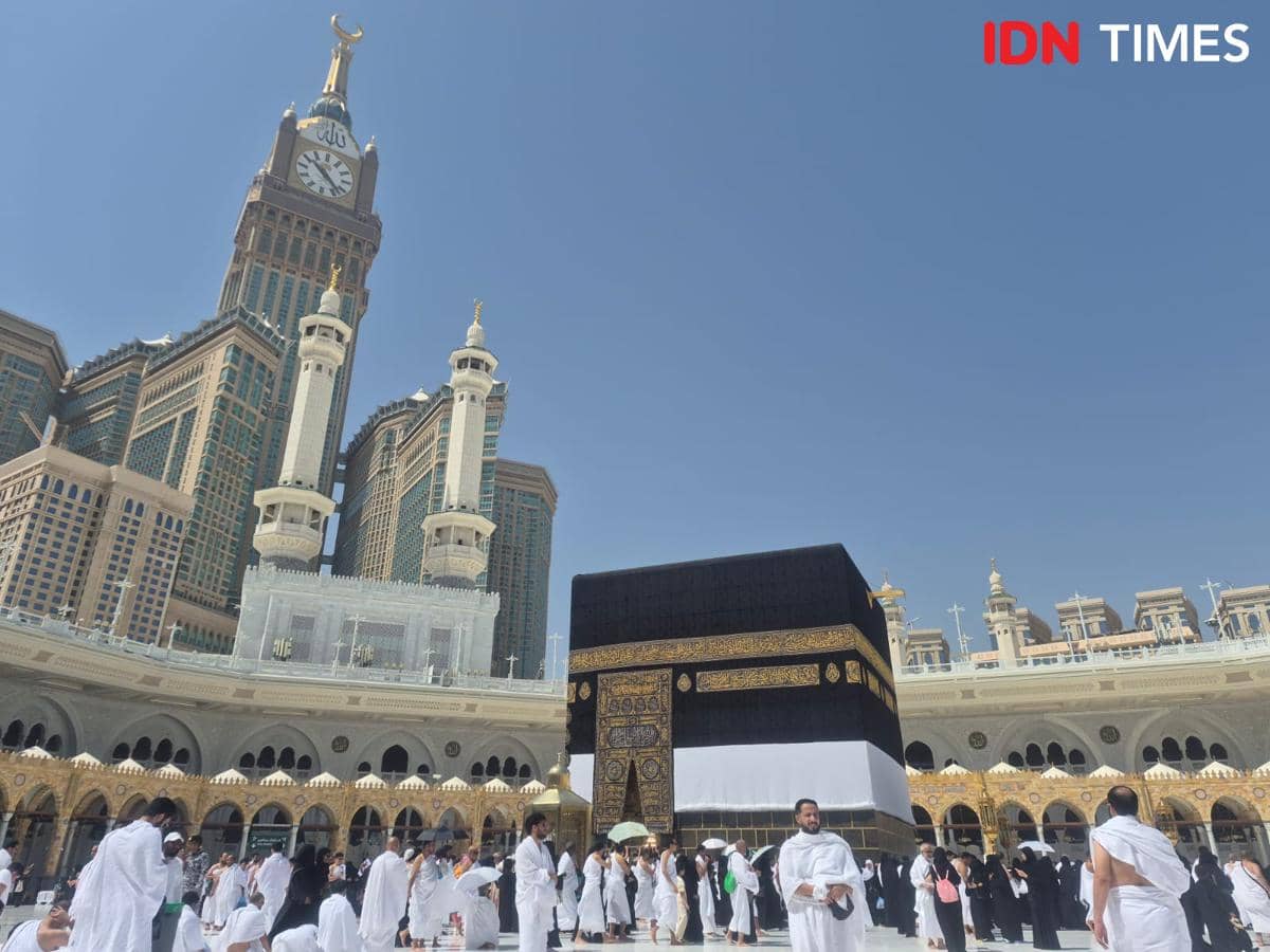 Jemaah dari lintas negara mengerjakan umrah di awal musim haji 2026 (IDN Times/Yogie Fadila)