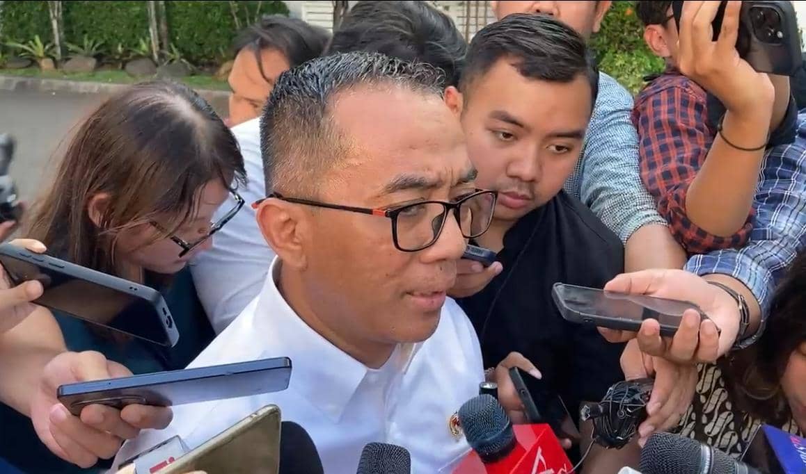 Menteri Pendidikan Tinggi,Sains dan Teknologi (Mendiktisaintek), Brian Yuliarto (IDN Times/Ilman Nafi'an)