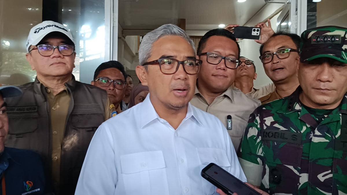 Harga Plastik Naik, Farhan Imbau Pemakaian Kantong Ramah Lingkungan