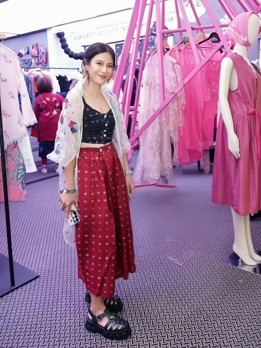 Padu Padan Berkain Kekinian untuk Hari Kartini (instagram.com/therealdisastr)