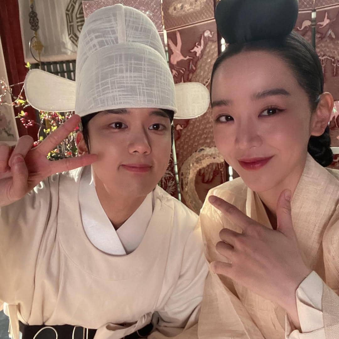 Yoo Young Jae dan Shin Hae Sun di balik layar drama Mr. Queen