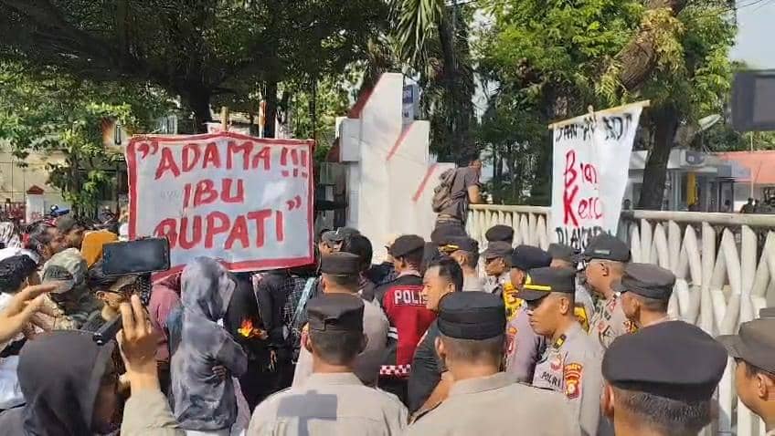 Massa di Gowa Demo Desak DPRD Usut Dugaan Skandal Bupati 