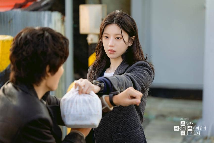 6 Pertanyaan yang Muncul dari Episode Awal We Are All Trying Here