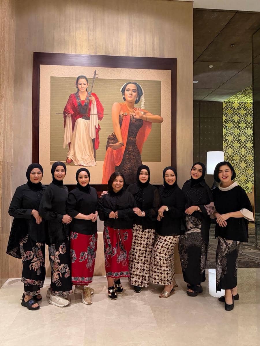 Rieta Amilia dan Geng Memperingati Hari Kartini (instagram.com/rieta_amilia)