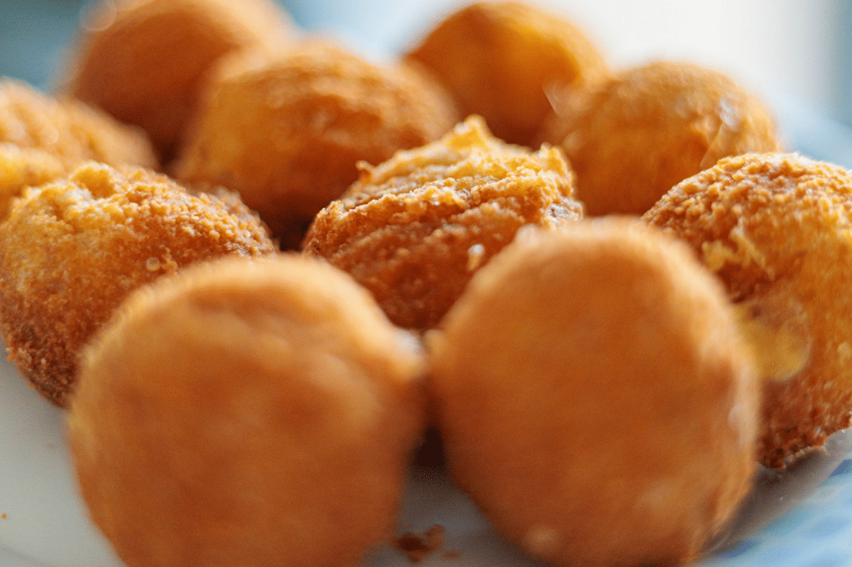 ilustrasi bola udang