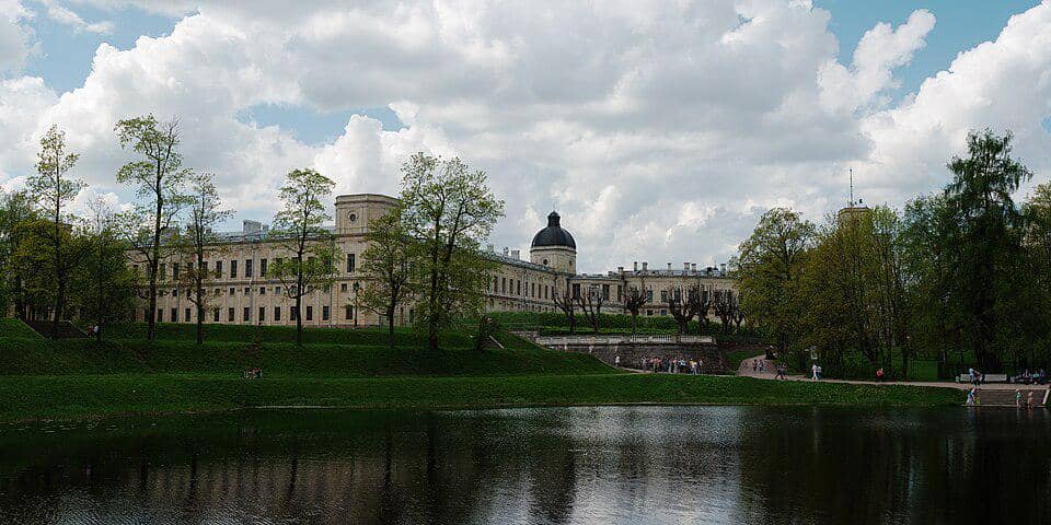 Istana Gatchina dari Samping