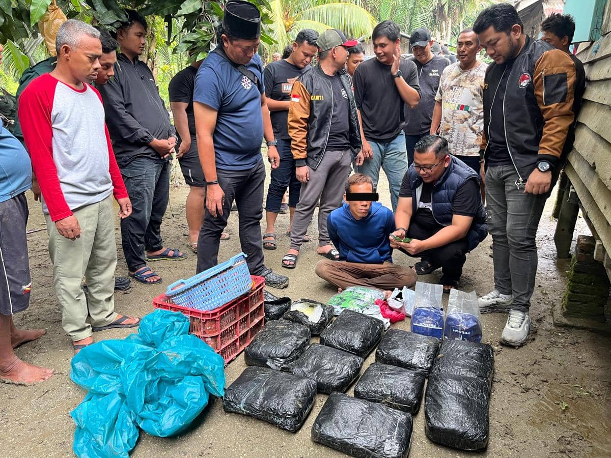 Bandar Jaringan Internasional Simpan Sabu di Kolong Rumah Nelayan