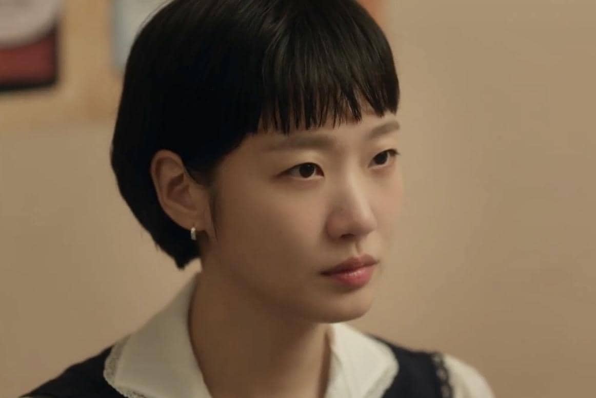 Kim Yu Mi (Kim Go Eun) dalam drakor Yumi's Cells 3 