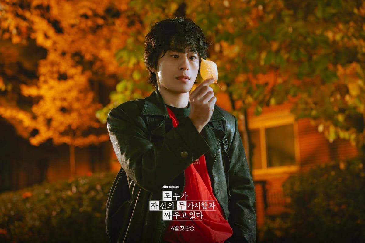 7 Sikap Arogan Hwang Dong Man Pada Temannya di We Are All Trying Here