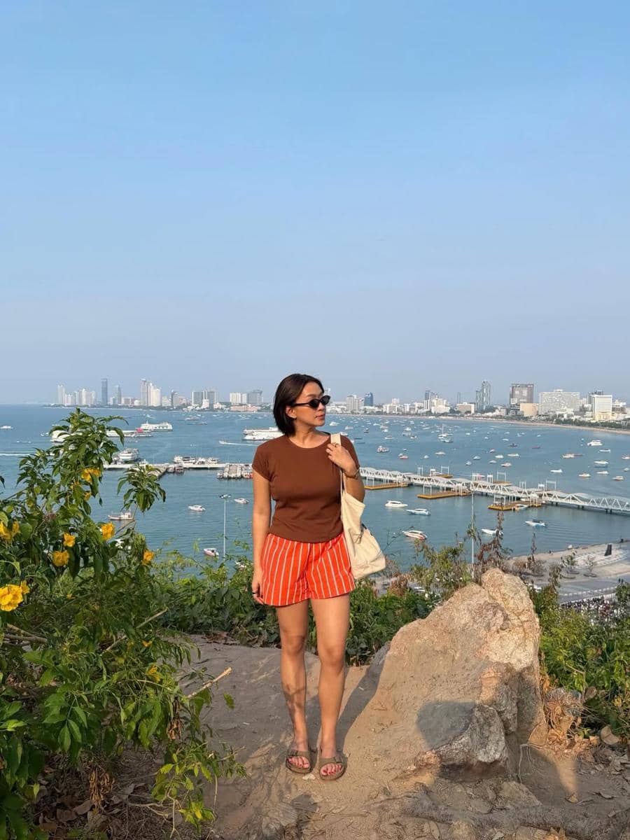 ilustrasi celana pantai