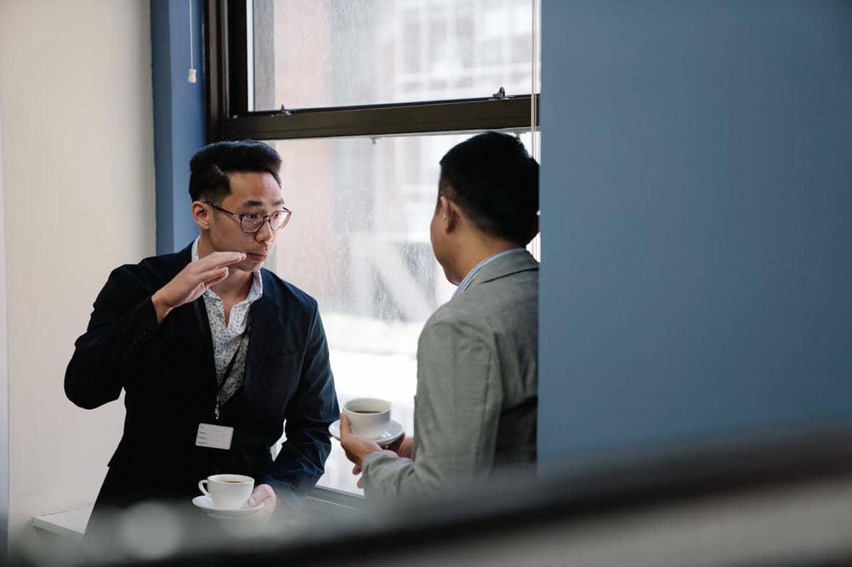 ilustrasi networking secara profesional 