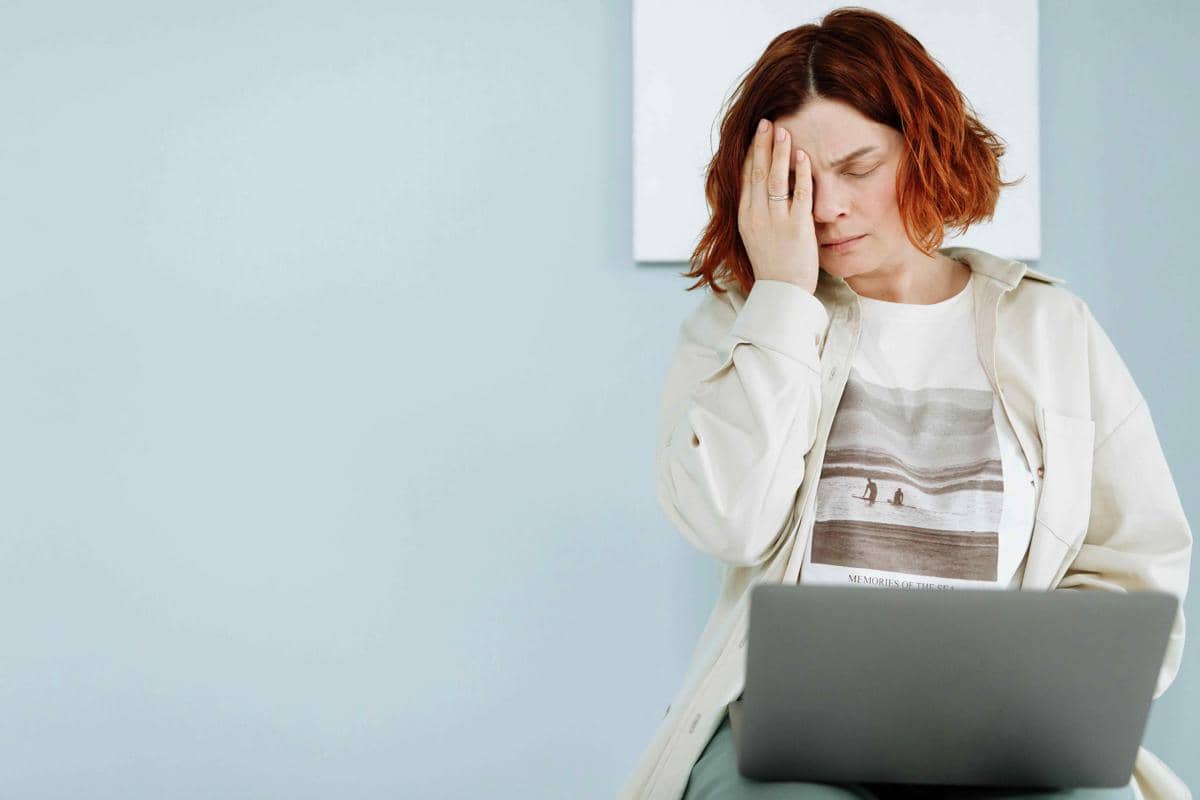 5 Tanda Kamu Lagi Gak Bahagia di Tempat Kerja