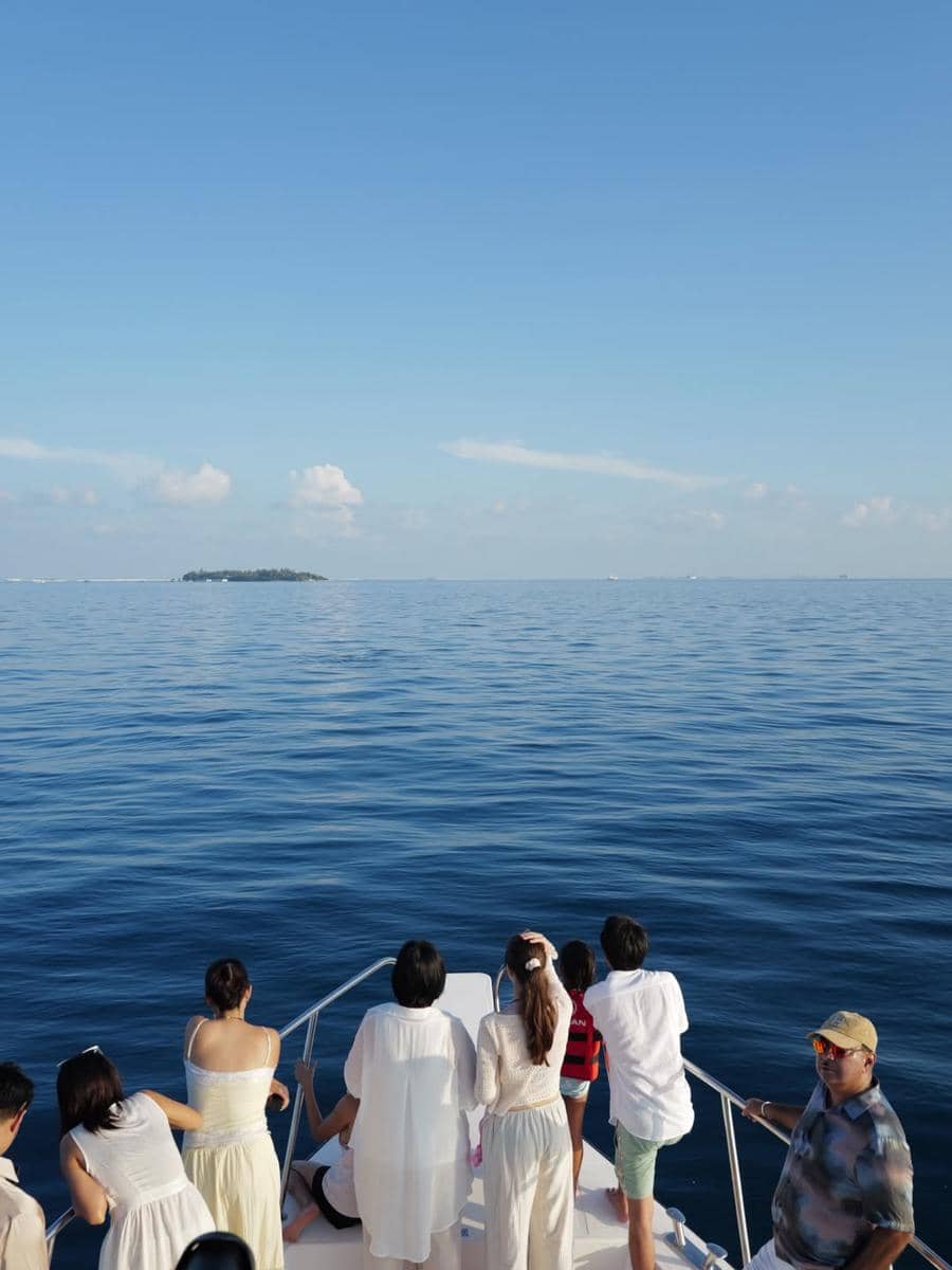 Regina Phoenix liburan di Maldives