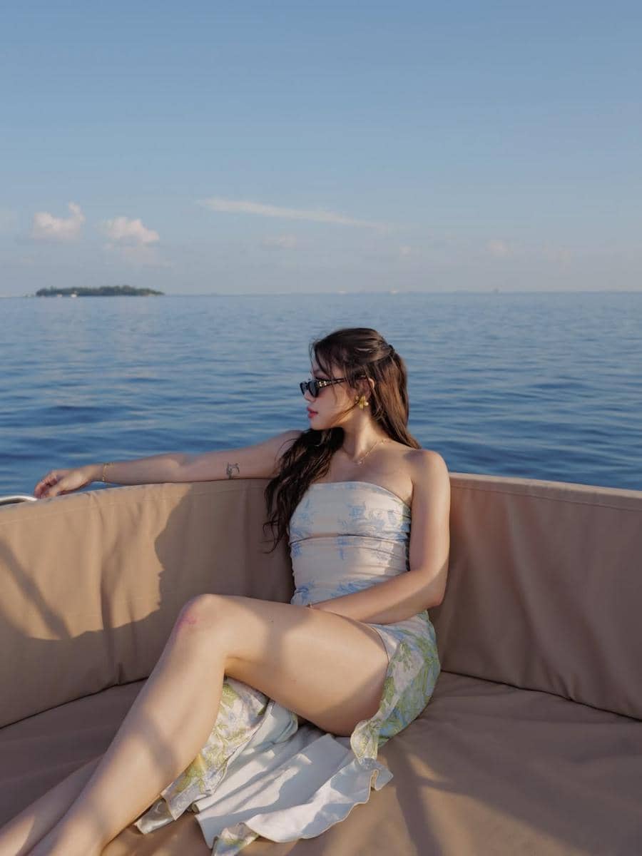 Regina Phoenix liburan di Maldives