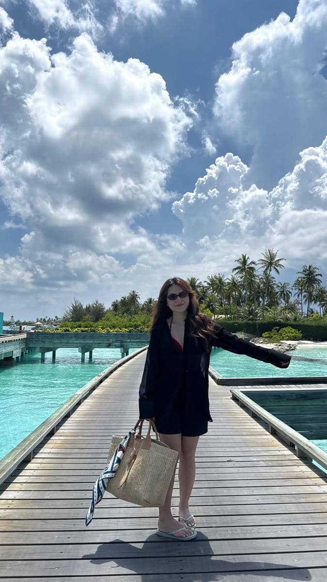 Marsha Aruan berlibur di Maldives