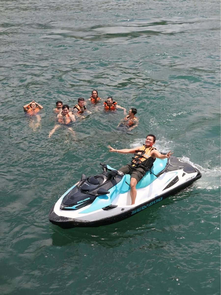 Denny Caknan dan Bella Bonita liburan di Pulau Samosir