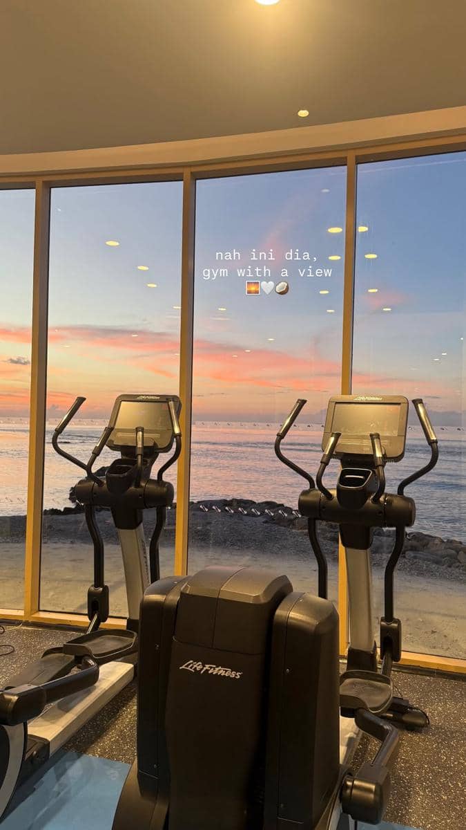 Marsha Aruan berlibur di Maldives