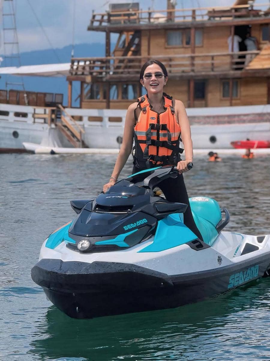 Denny Caknan dan Bella Bonita liburan di Pulau Samosir