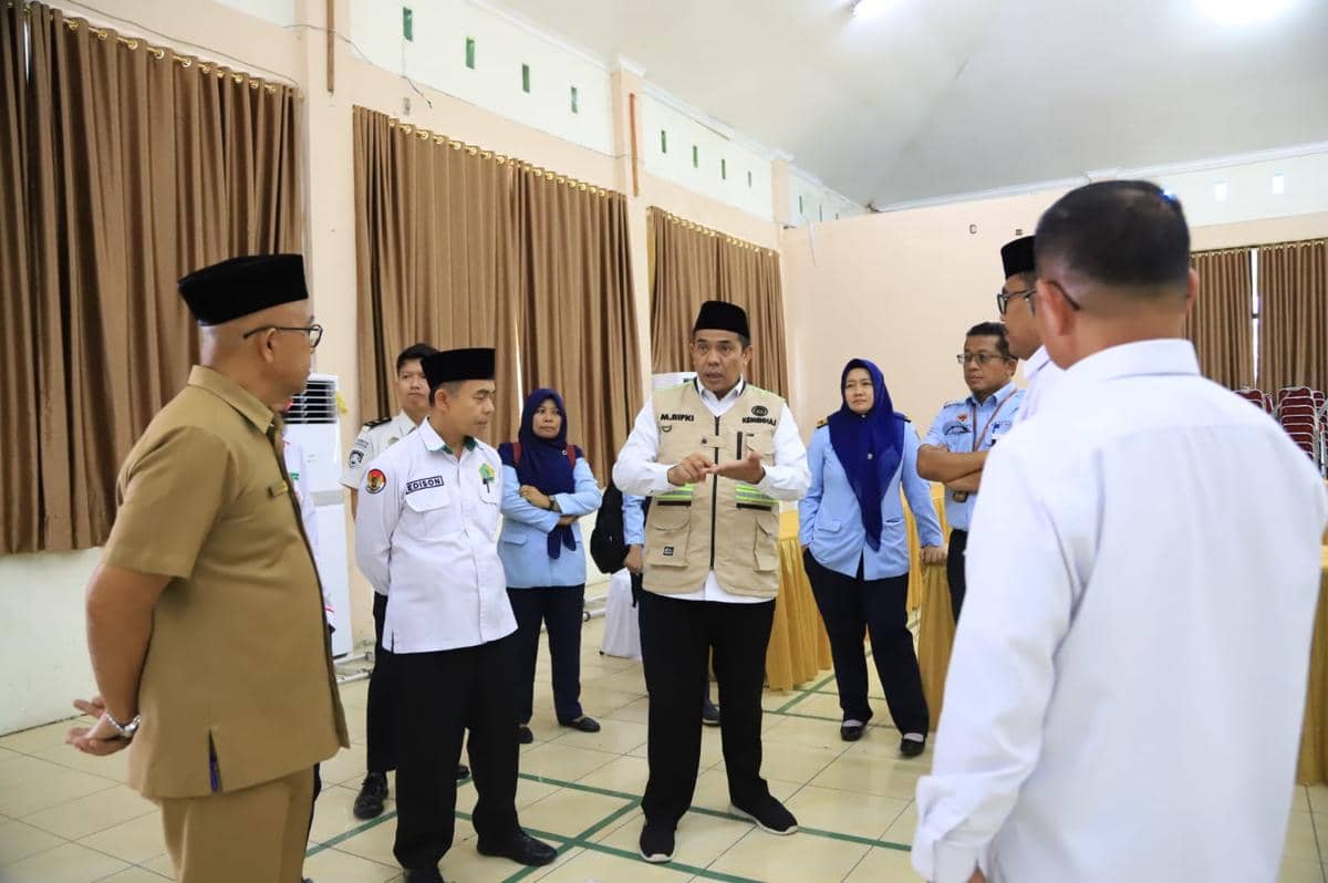 Kakanwil Kemenhaj, M Rifki memberikan pengarahan kepada anggotanya (Foto: Dok Kemenhaj)