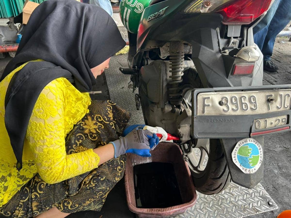 Ganti Oli Gratis Ojol Wanita, TOP 1 Usung Mekanik Kartini