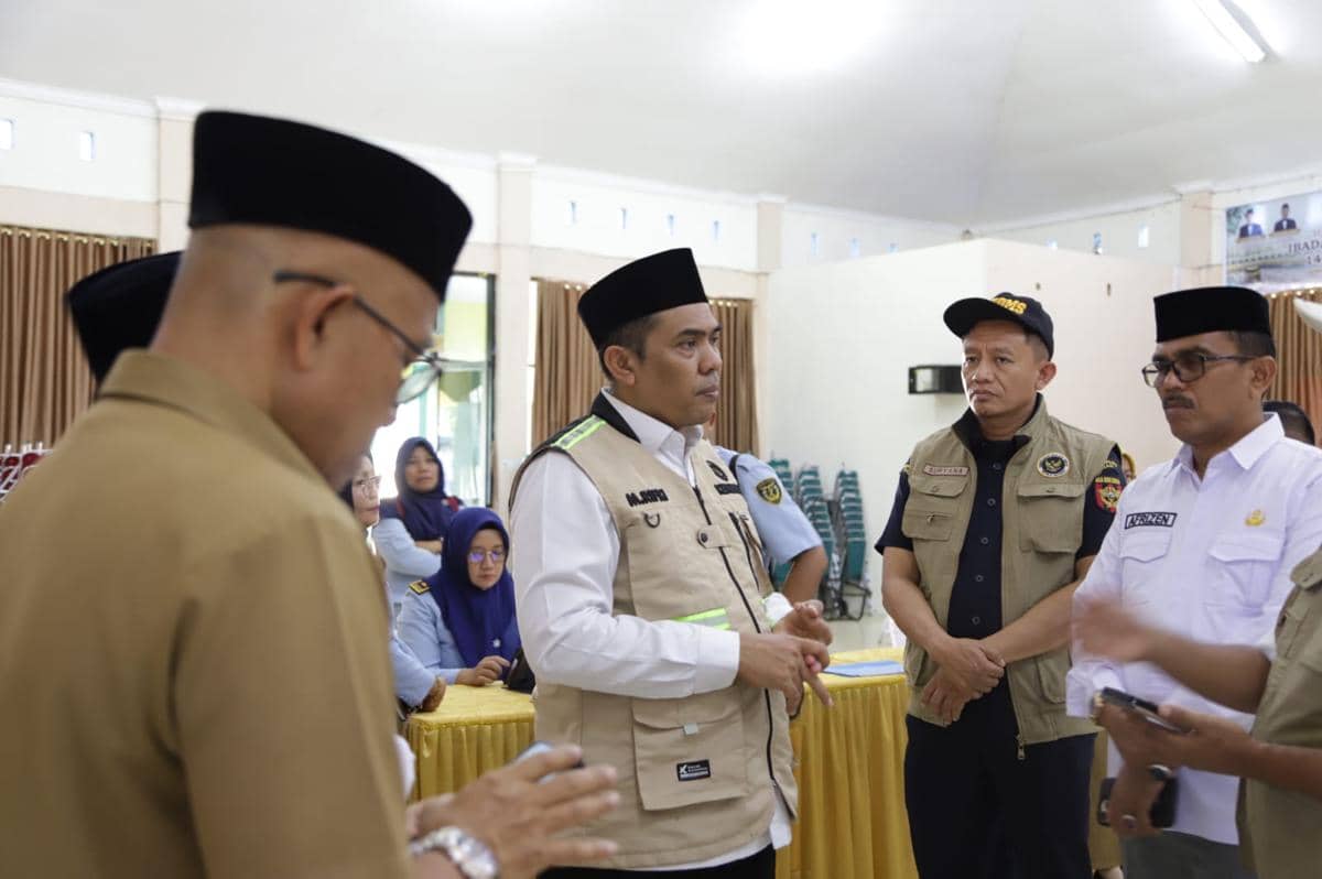 Kakanwil Kemenhaj, M Rifki memberikan pengarahan kepada anggotanya (Foto: Dok Kemenhaj)