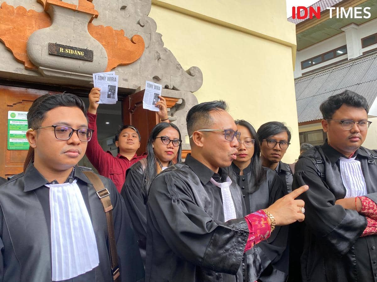 tim kuasa hukum tomy.jpeg