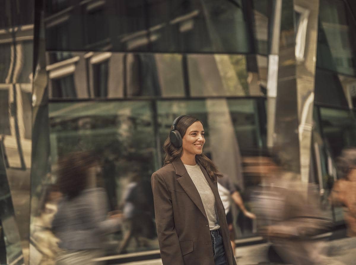 2. Jabra Evolve3 85.jpg