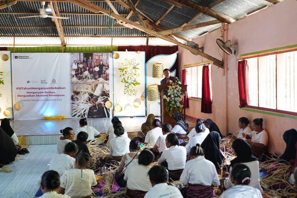 BNI Kembangkan Ekonomi Lokal NTT Lewat Anyaman Lontar