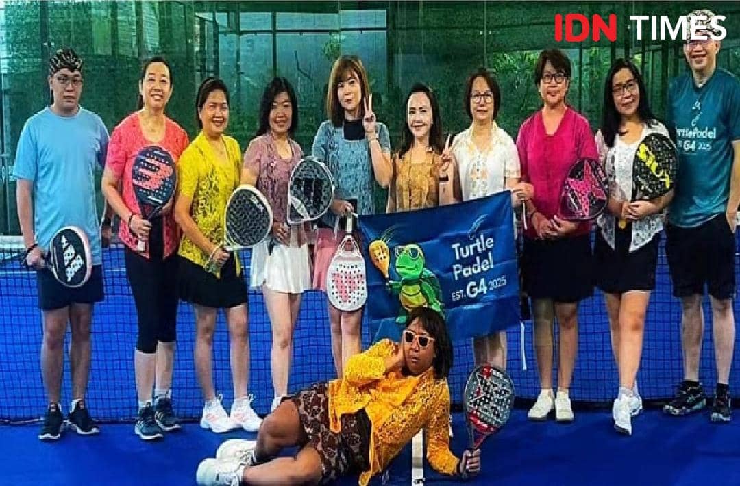 Cara Perempuan Banyumas Rayakan Hari Kartini, Main Padel Pakai Kebaya 