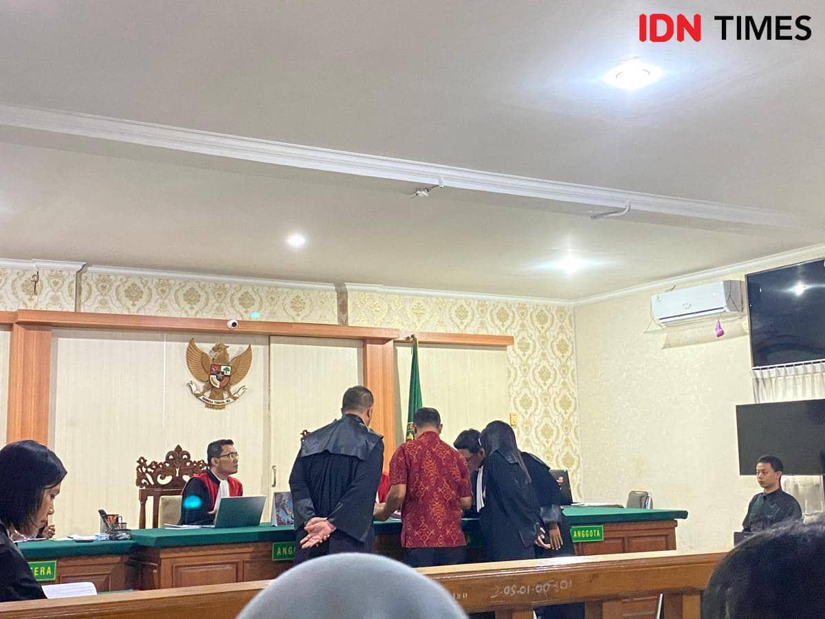 Fakta Persidangan, 3 Saksi Tidak Melihat Tomy Priatna saat Demo Bali