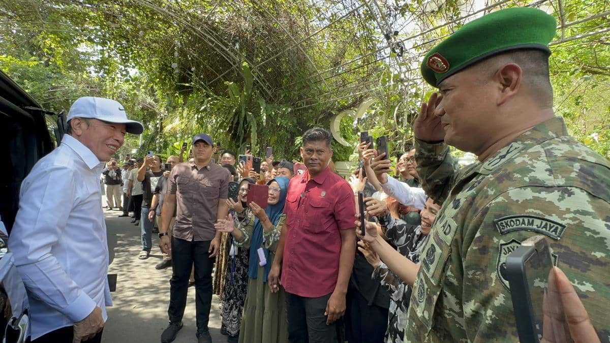Momen Haru Mayor Windra Sanur Pamit Usai 8 Tahun Kawal Jokowi