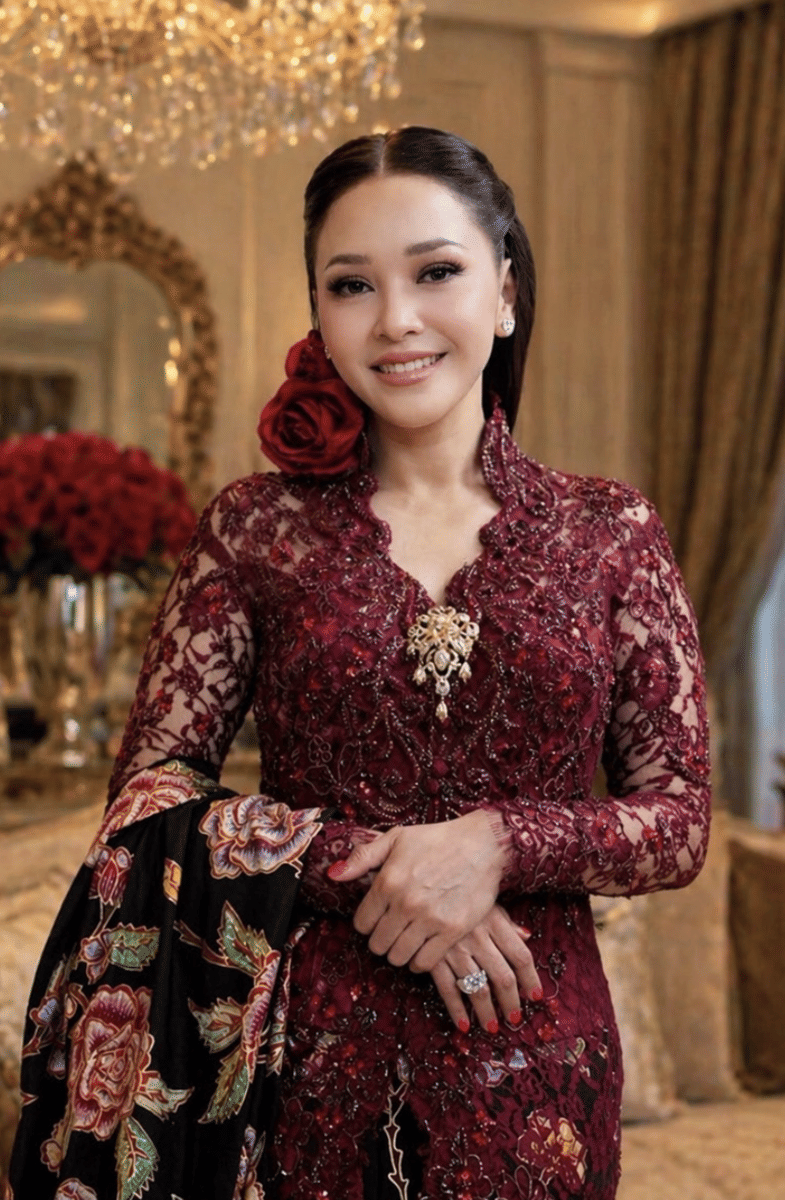 penampilan Maia Estianty di Hari Kartini ini berhasil memesona netizen