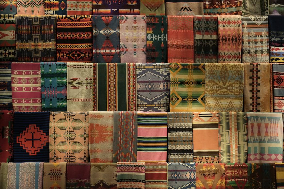 4 Rekomendasi Batik Couple untuk Pasangan, Kompak Abis!