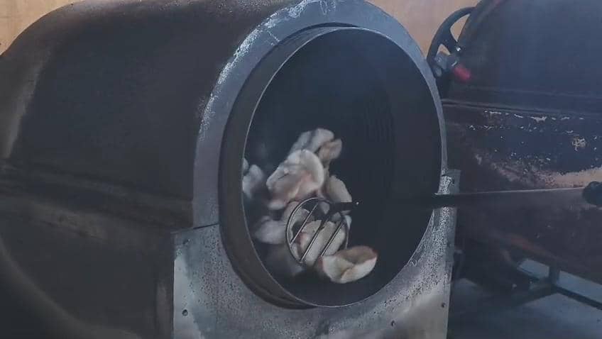 Kerajinan krupuk upil Desa Buluharjo, Kecamatan Plaosan Magetan. IDN Times/Riyanto.