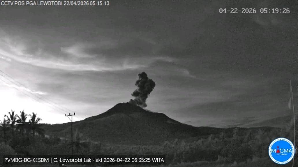 Erupsi Gunung Lewotobi Laki-laki pada 22 April 2026. (Dok PVMBG)