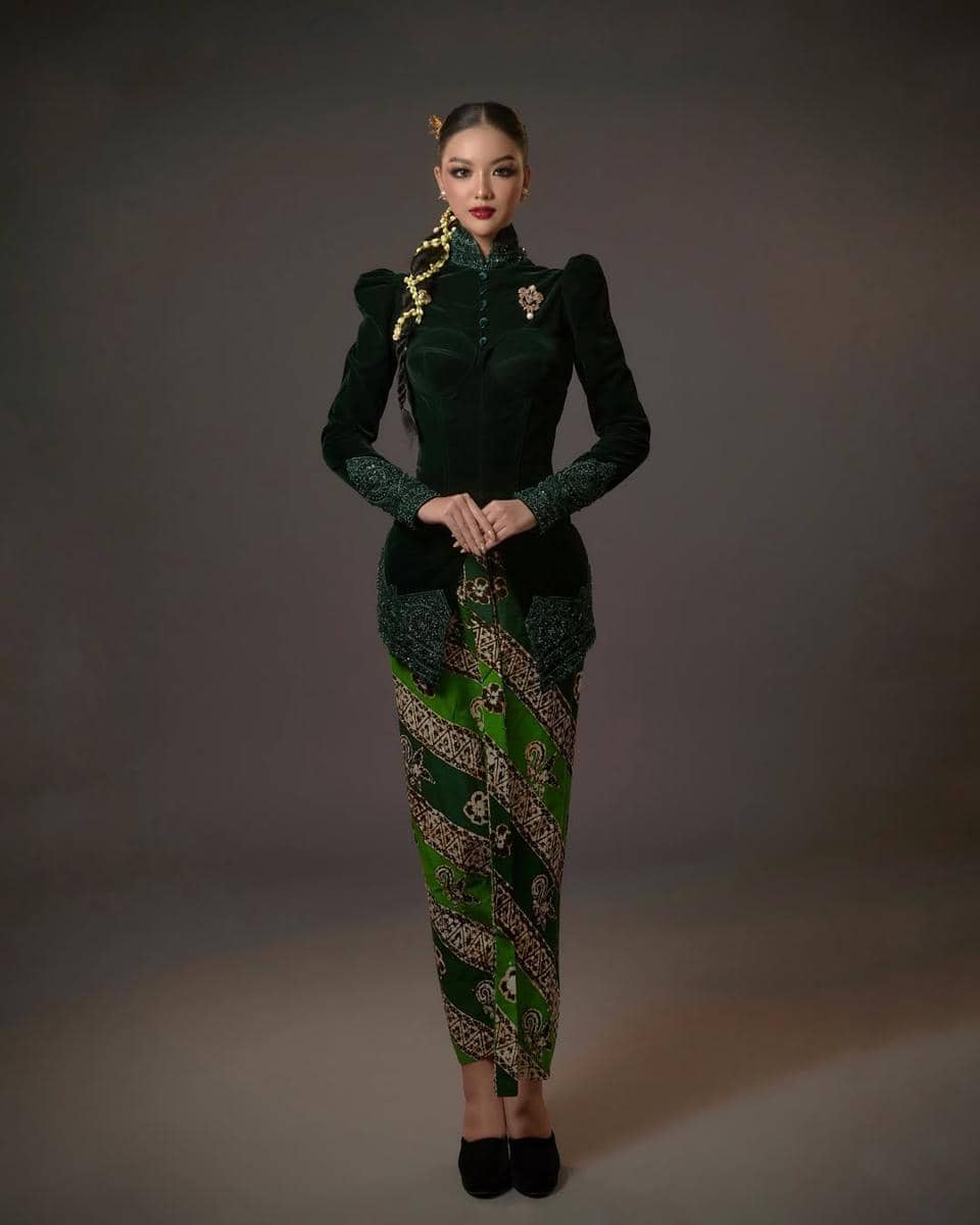 kebaya ala Firsta Yufi