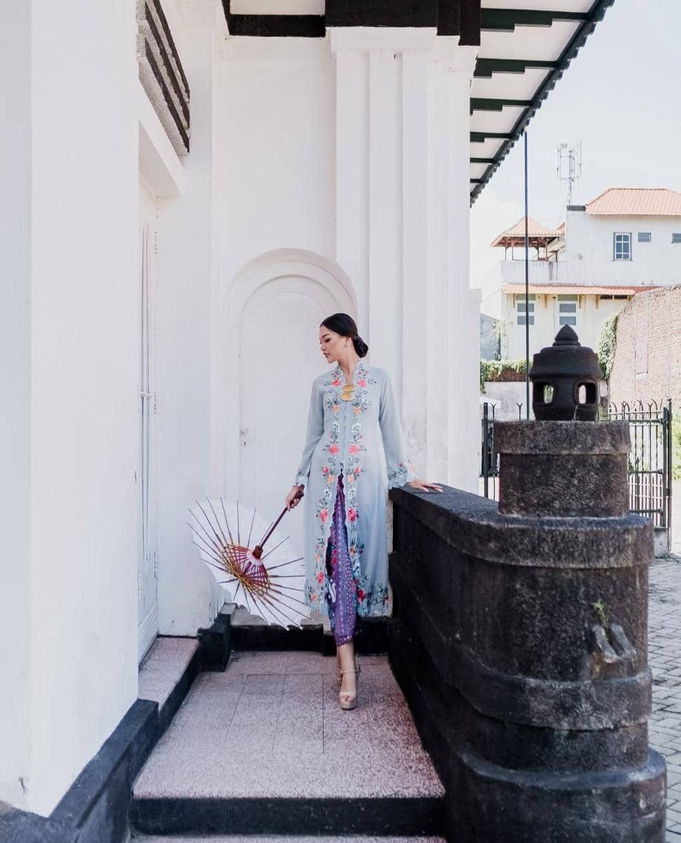 kebaya ala Firsta Yufi