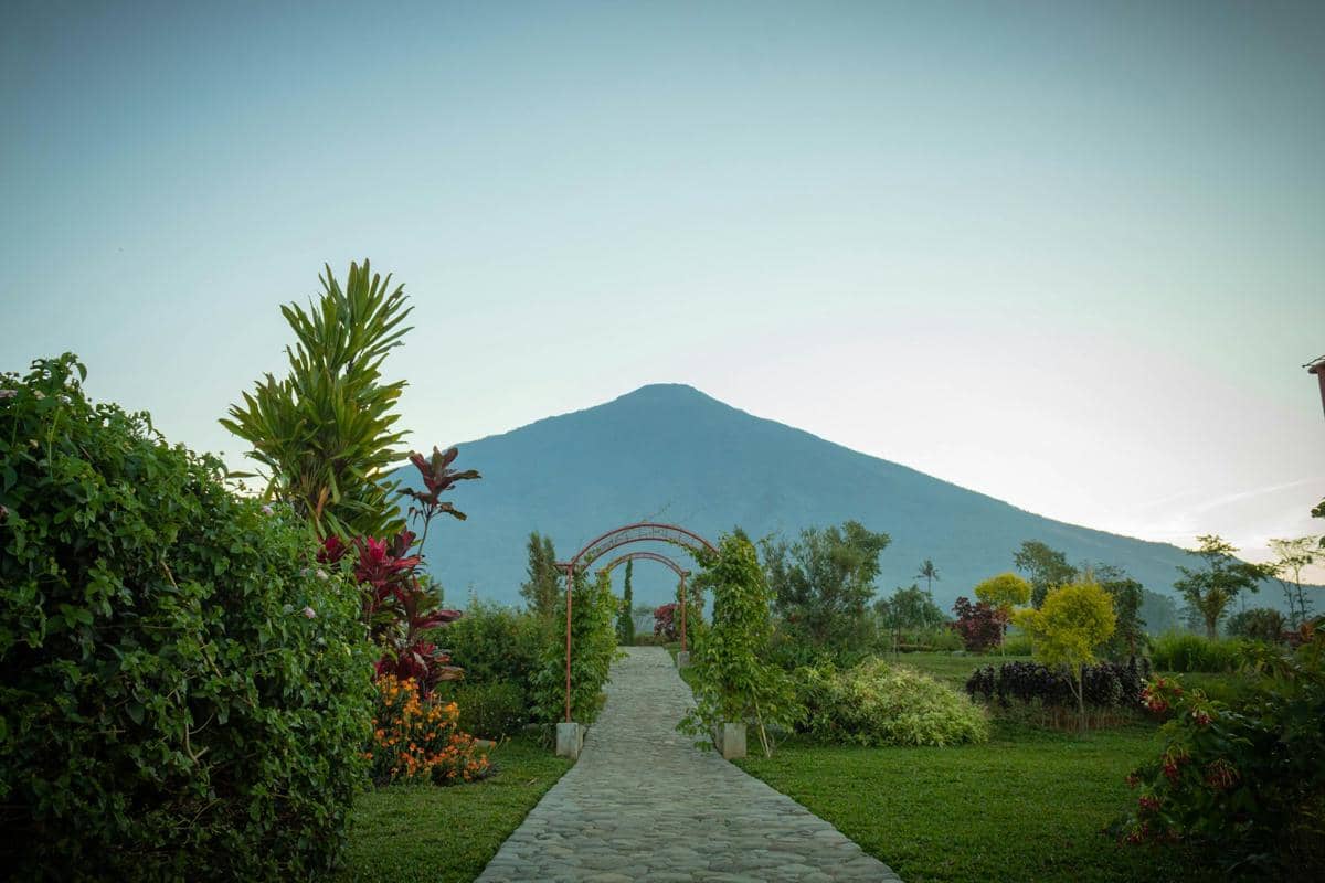 ilustrasi Gunung Ciremai 